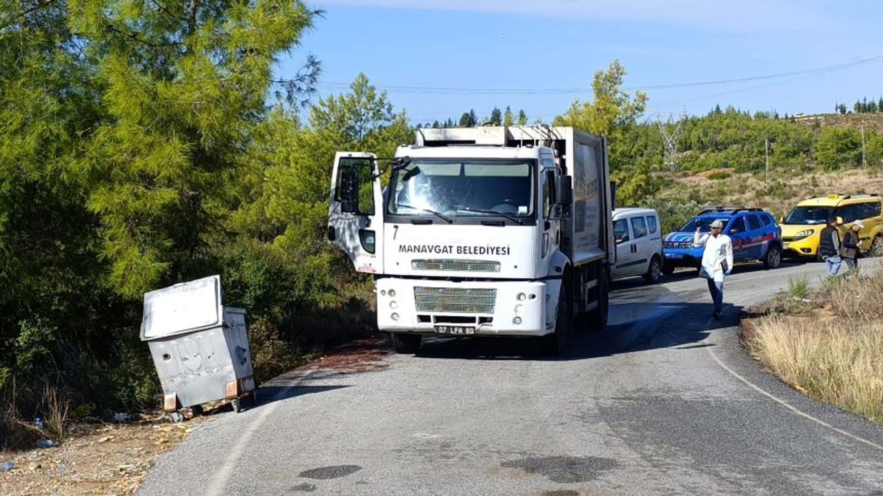 Temizlik işçisi, arkadaşının boğazına bıçak sapladı!