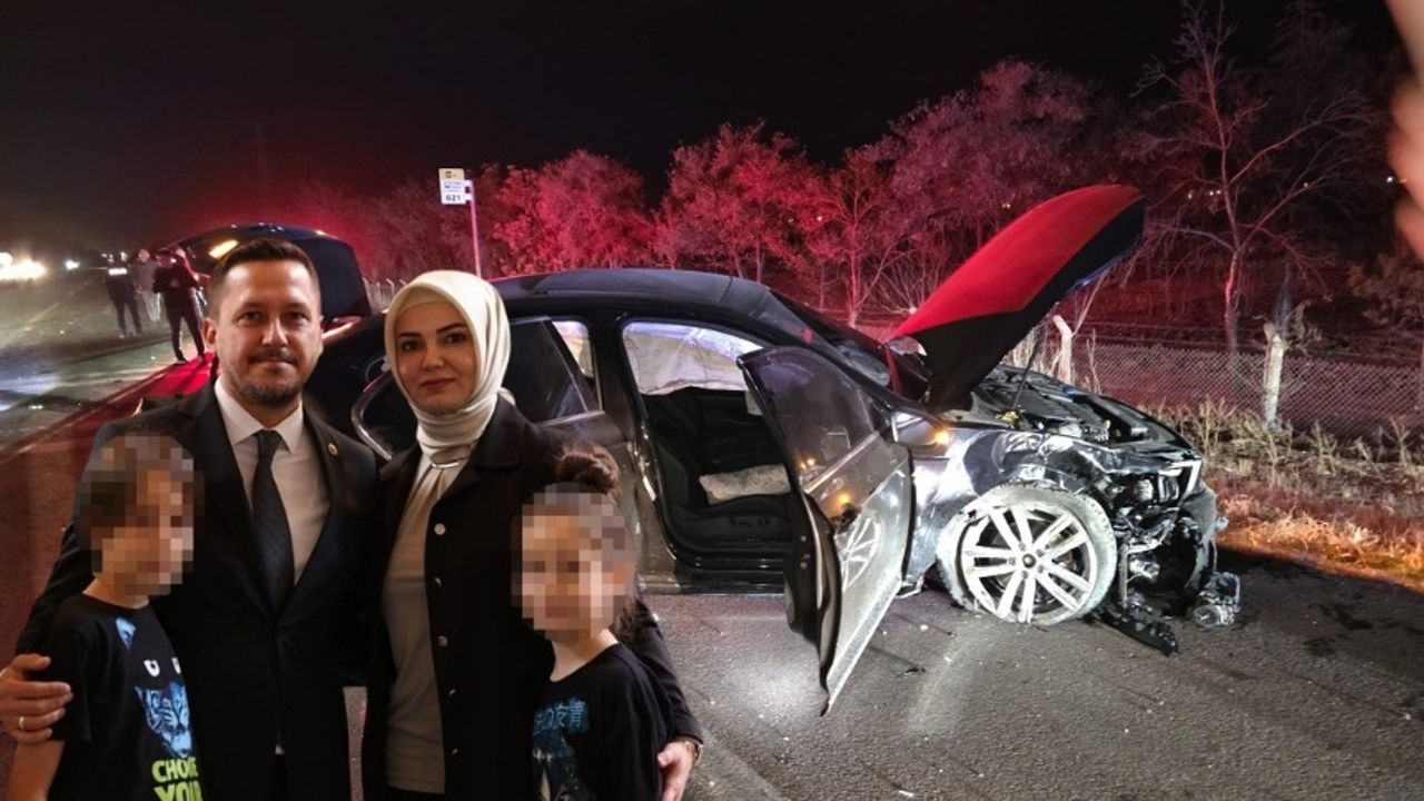 Ak Parti Milletvekili Selman Oğuzhan Keser ve ailesi  trafik kazası geçirdi!