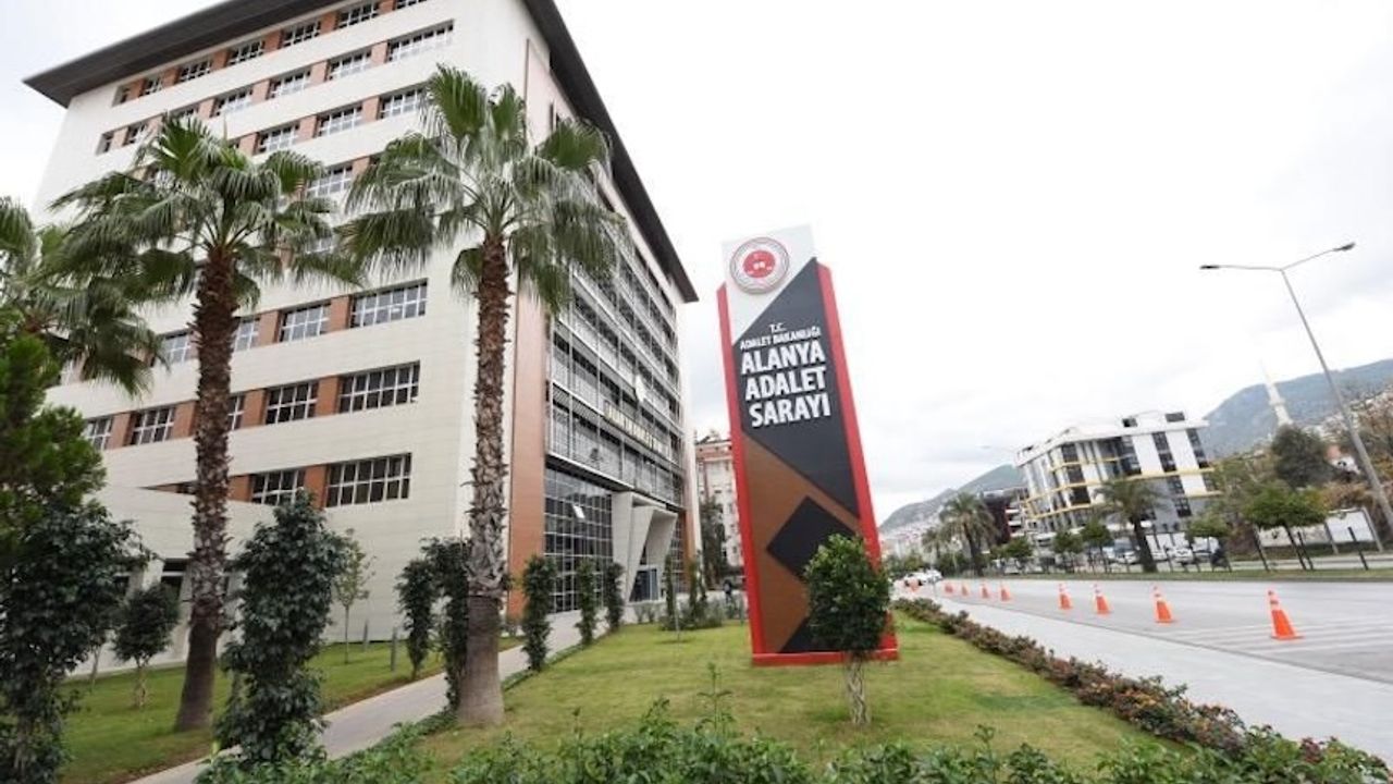 Alanya’da yabancı uyruklu vatandaşı 300 bin TL dolandırdı