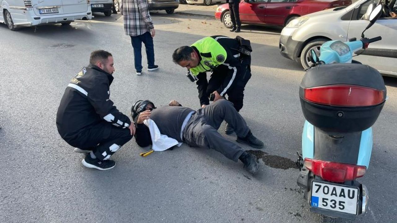 Karaman'da motosiklet kazasında yaralanan sürücüyü polis yalnız bırakmadı