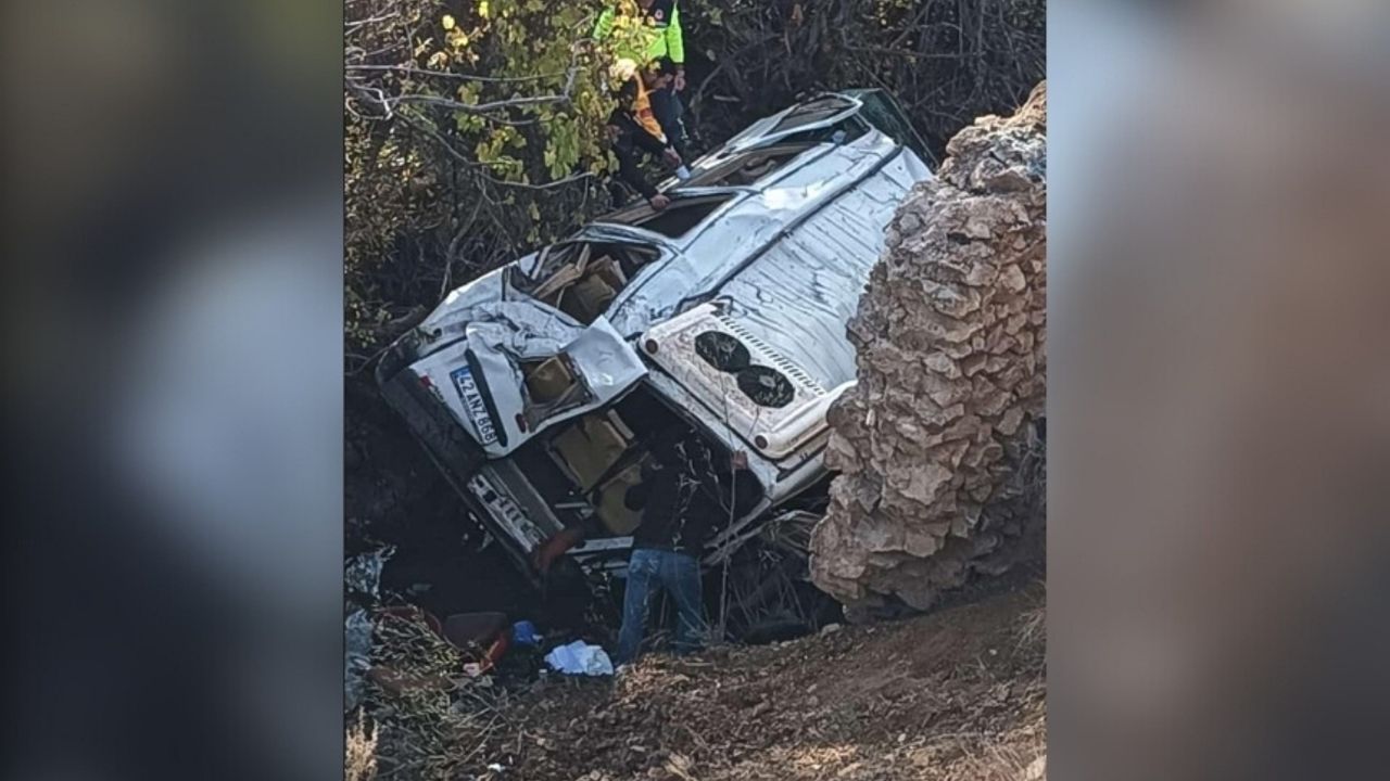 Konya'da öğrenci servisi uçuruma yuvarlandı: 14 yaralı