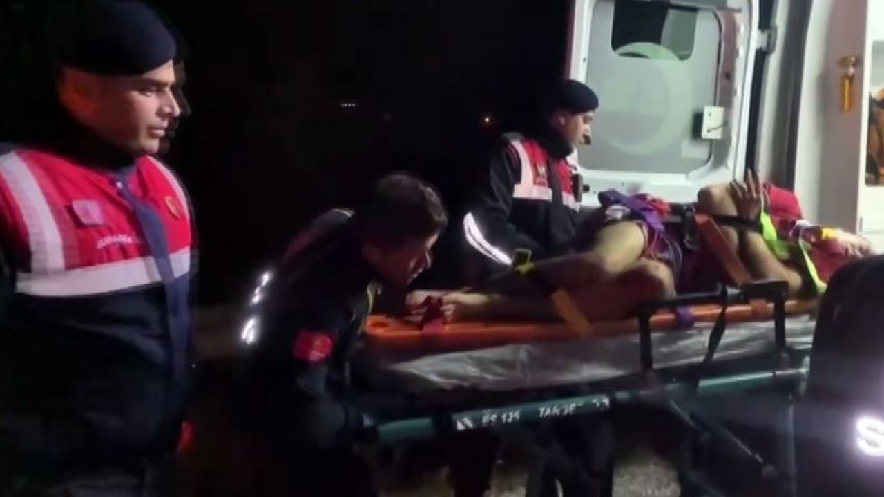 Alanya’da uçurumdan düşen turistler kurtarıldı