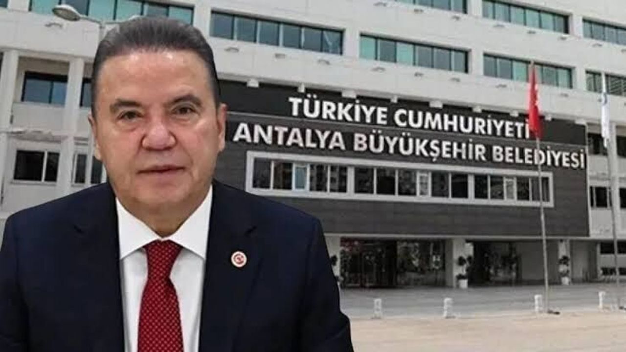 Muhittin Böcek'ten orman yangınları için "Geçmiş Olsun" mesajı