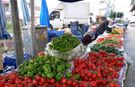 Antalya Muratpaşa Salı Pazarı'nda sebze meyve fiyatları! 23 Nisan hareketliliği yaşanıyor