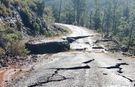 Alanya'da kapanan yollar için hummalı çalışma! Antalya Büyükşehir durmuyor