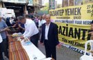 Gazianteplilerden Antalyalılara çiğköfte ve baklava ikramı