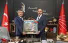 Cem Kotan'dan Ankara çıkarması: Özgür Özel ile buluştu