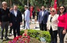 Antalya'da mezar başında fotoğraf tepki çekti!