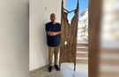 Antalya’da zabıta, savaş döneminden kalma sedyeyi çöpte buldu