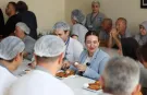 Büyükşehir’in aşevi her gün 2 bin sofraya sıcak yemek ulaştırıyor