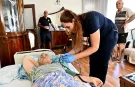 Muratpaşa’da sağlık hizmeti kapıya geliyor: 72 bin işlem yapıldı
