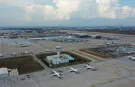 Antalya Havalimanı’nda korkutan kaza! Kafa kafa çarpıştılar!
