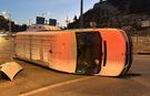 Antalya yolunda tarım işçilerini taşıyan minibüs devrildi! 9 yaralı