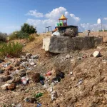 Antalya'da tarihi miras çöpler arasında yok oluyor