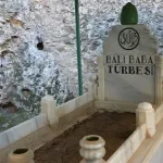 Anadolu’daki türbeleri gezen genç, Serik’te Bali Baba Türbesi’ni ziyaret etti