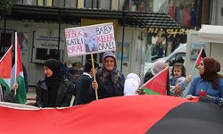 Adana şehitlerini andı: Filistin için yürüyüş düzenlendi