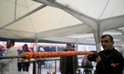 Ankaralılara 15 metrelik Adana kebabı yapıldı