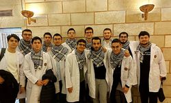 Önlük giyme töreninde Filistin'e destek 