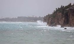 Antalya Valiliği'nden fırtına uyarısı