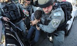 Üniversiteye baskın yapan İsrail güçleri, 25 öğrenciyi gözaltına aldı