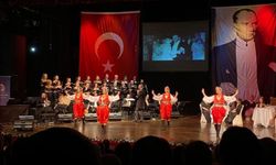 Antalyalılar Son Balo'yu adeta yaşayarak Atatürk'ü bir kez daha andı