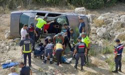 Antalya'da korkunç kaza: Otomobil uçuruma yuvarlandı