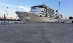 Lüks yolcu gemileri QTerminals Antalya Limanı'na demir attı. 