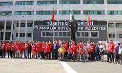 Büyükşehir’den özel gençlere davullu zurnalı asker uğurlaması