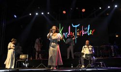 Antalya'da kültürel coşku: Kardeş türküler ile festival renklendi