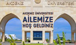 Akdeniz Üniversitesi yeni öğrencilere sıcak karşılama