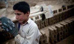 Yoksulluk, çocukları çalışmaya zorluyor