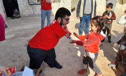 Engel tanımayıp deprem bölgesinde gönüllü oldu