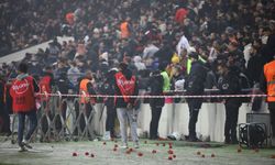 Maç kronometresi zamanı durdurdu! Futbolcular sustu, karanfiller konuştu...