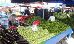 Muratpaşa Meltem Açık Semt Pazarı’nda şubatın son pazarı... Güncel pazar fiyatları... Sebze meyve, şarküteri...