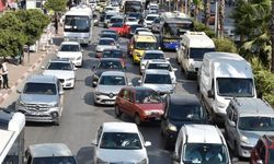 İYİ Parti Büyükşehir adayı Nesrin Ünal'dan Antalya'nın trafik sorununa çözüm