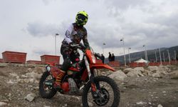 Burdur Gölü, off-road tutkunlarına parkur oldu