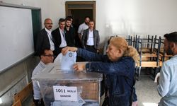 Mersin'de (İÇEL) seçmen sandıkta! 35 belediyenin başkanı bugün netleşecek