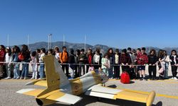 Dünya Havacı Kadınlar Günü'nde miniklere uçak gösterisi