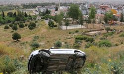 Antalya'da vatandaşlar arasında kaza yapan aracı izleme yarışı