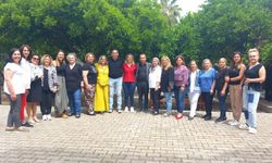 Antalya’da kadın muhtarlar göbek atarak seçim yorgunluğunu attı