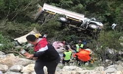 Antalya'da feci kaza! 100 metrelik uçuruma yuvarlandı