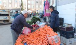 Antalya’da alışveriş keyfinin yaşandığı Salı Pazarı'nda güncel sebze ve meyve fiyatları…