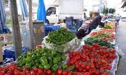 Antalya Muratpaşa Salı Pazarı'nda sebze meyve fiyatları! 23 Nisan hareketliliği yaşanıyor