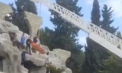 Antalya’da turist şelalede mahsur kaldı