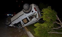 Serik'te takla atan araçta 2 kişi yaralandı