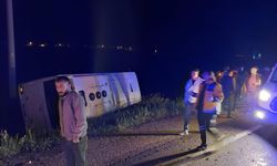 Kahramanmaraş'ta servis minibüsü yan yattı: 9 yaralı