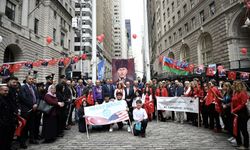 New York'ta Türk bayrağı göndere çekildi