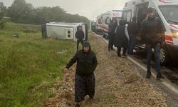 Afyon'da sera işçisi kadınları taşıyan minibüs devrildi! 14 yaralı