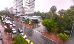 Antalya ‘oh’ dedi! Bahar yağmuru ‘serinlik’ getirdi