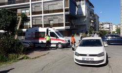 Antalya’da motosiklet otomobile çarptı